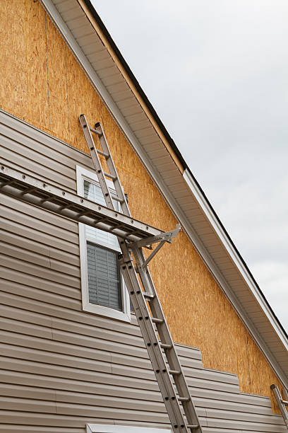 istock New Vinyl Siding Installation On A Home In The South 517996399