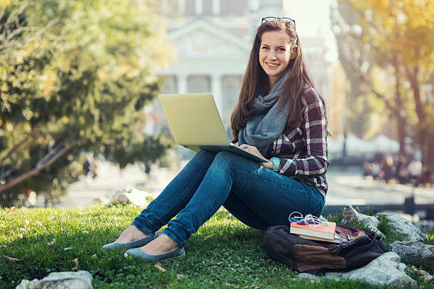 istock Student girl in the campus 518000078