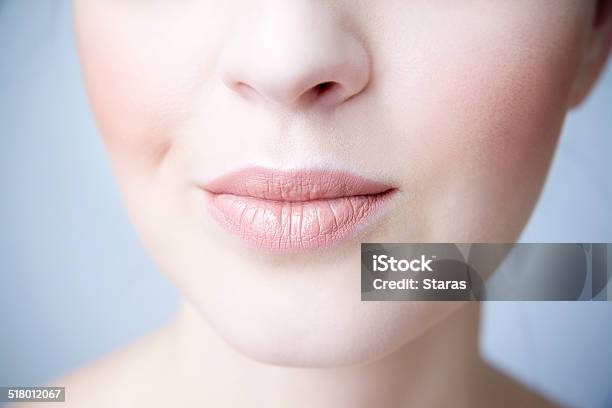 Sinnlich Weiblichen Lippen Nahaufnahme Stockfoto und mehr Bilder von Lippen - Lippen, Natur, Bildhintergrund