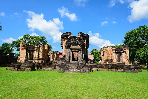 wat sa kamphaeng yai sisaket - marcel siem stock-fotos und bilder