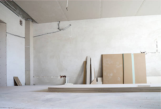 istock Construction and repair works in the new apartment 518018696