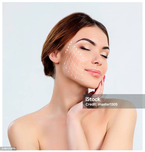 Junge Frau Mit Sauber Frische Haut Stockfoto und mehr Bilder von Menschliches Gesicht - Menschliches Gesicht, Menschliches Collagen, Faden