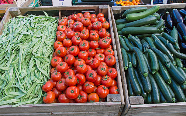ディテールの野菜マーケット detalle de verduras en el マカード - market stall spain fruit trading ストックフォトと画像