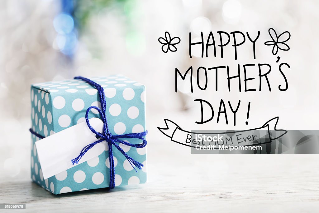 Happy Mothers Day message with gift box Happy Mothers Day message with small handmade gift box Gift Stock Photo