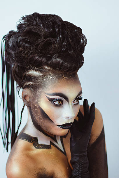 istock Golden makeup on my skin 518092258