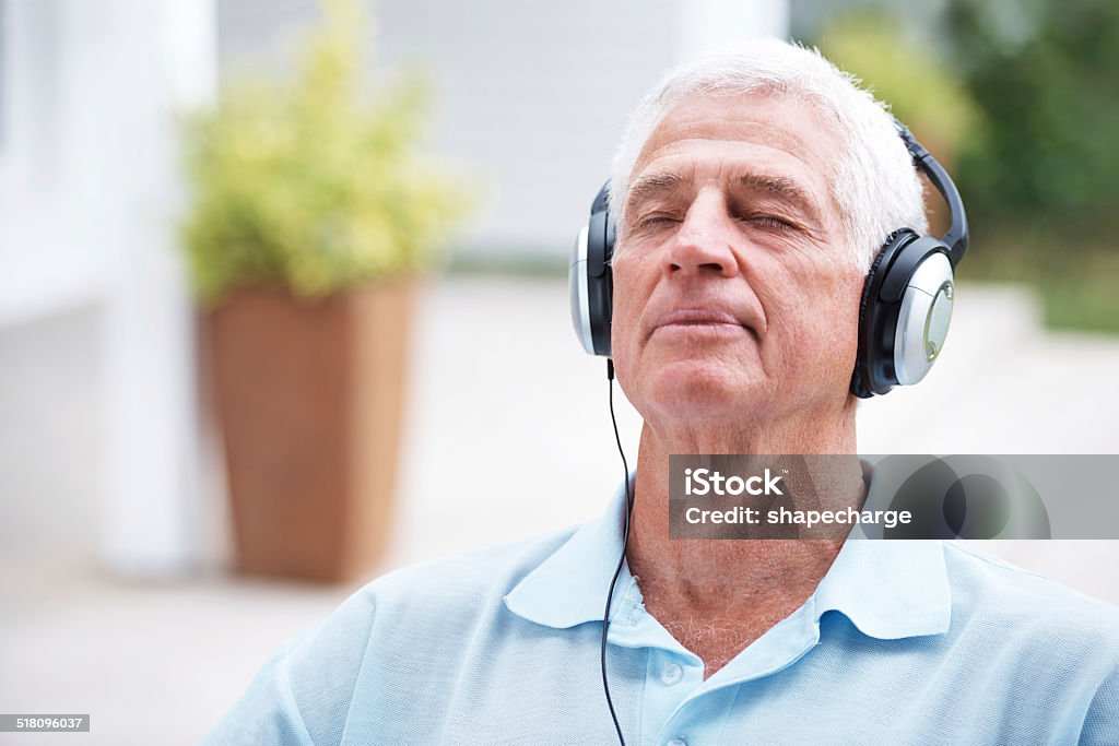 Lagu ini membawanya kembali - Bebas Royalti Bagian dari - Deskripsi Foto Stok Lagu ini membawanya kembali - Bebas Royalti Bagian dari - Deskripsi Foto Stok