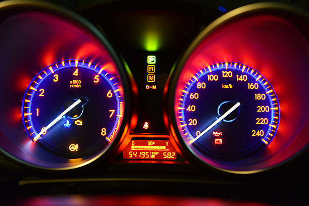 samochód panel instrumentu - speedometer hyphen number speed zdjęcia i obrazy z banku zdjęć