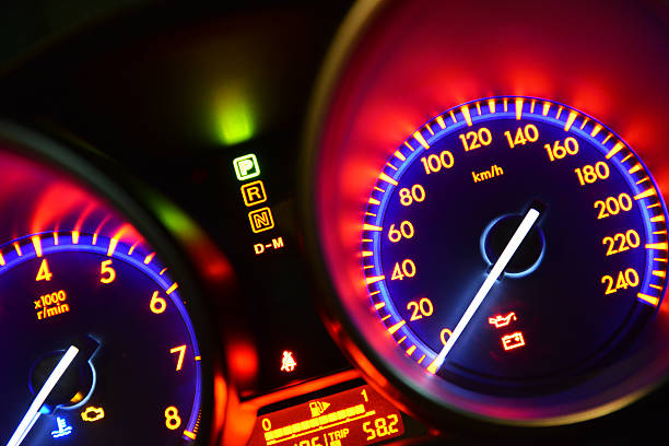 samochód panel instrumentu - speedometer hyphen number speed zdjęcia i obrazy z banku zdjęć