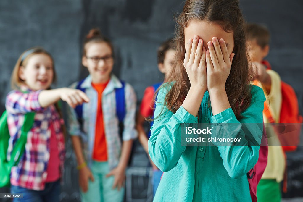 Mädchen weint - Lizenzfrei Drangsalieren Stock-Foto