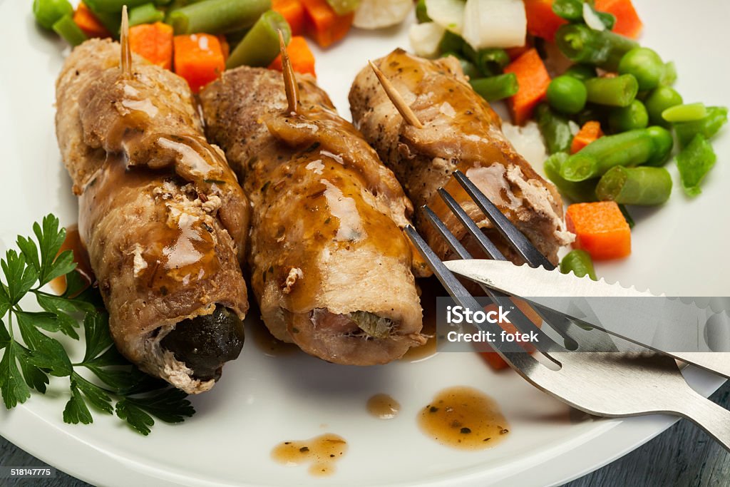 Cerdo rollos y de las verduras - Foto de stock de Alimento libre de derechos