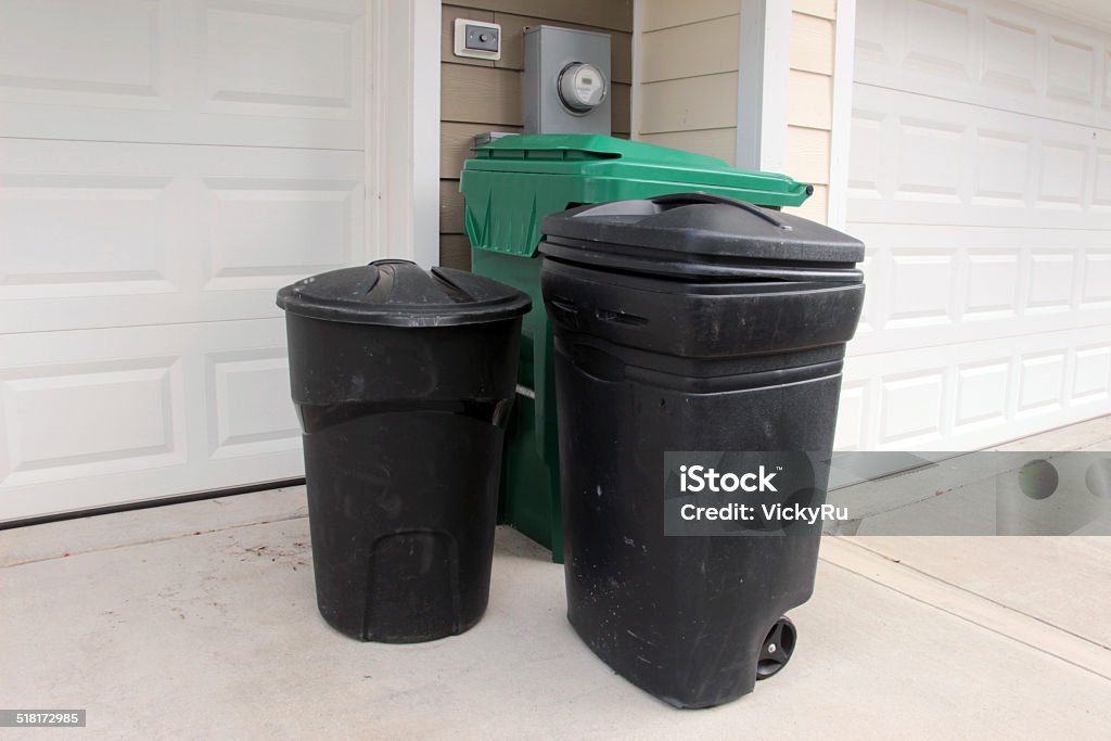 Outdoor Plastic Garbage Cans Stock Photo - Download Image Now - Garage, Garbage  Can, Collection - iStock