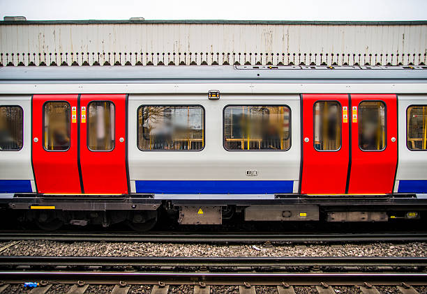 metro de londres - docklands light railway imagens e fotografias de stock