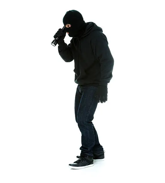 Robber in action with flash lighthttp://www.twodozendesign.info/i/1.png