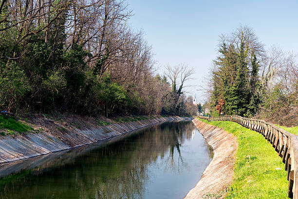 istock Canal Villoresi in Brianza (Italy) 518179496