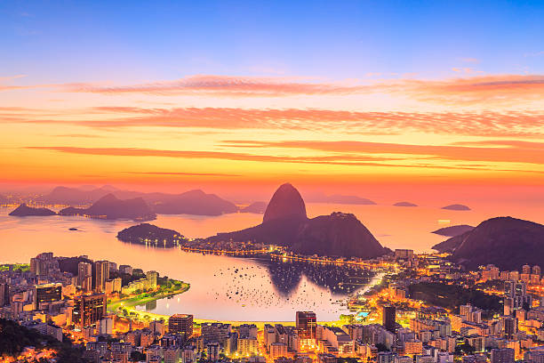 istock Sugar Loaf on the Sunrise in Rio de Janeiro 518211572