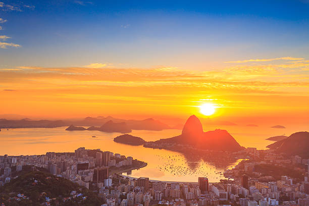 istock Sugar Loaf on the Sunrise in Rio de Janeiro 518220682