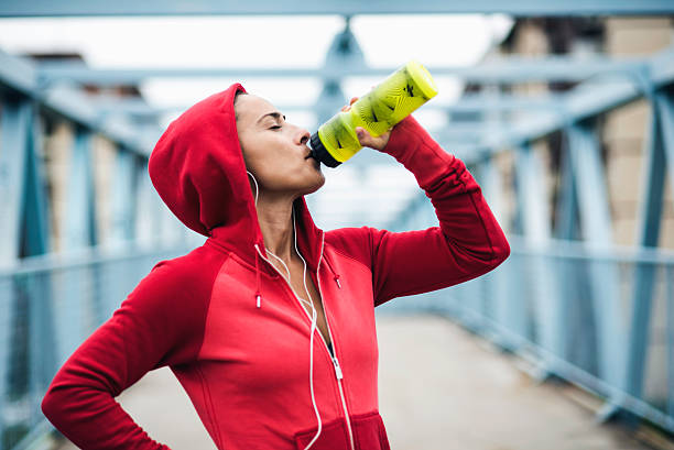 refresco - water bottle sports and fitness selective focus sport - fotografias e filmes do acervo