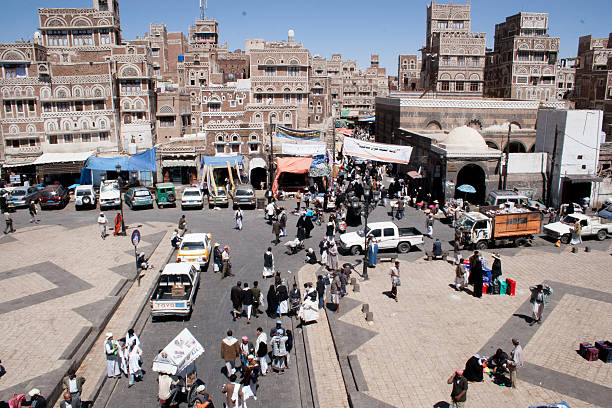 istock Old Town Sanaa, Yemen, shopping 518226565