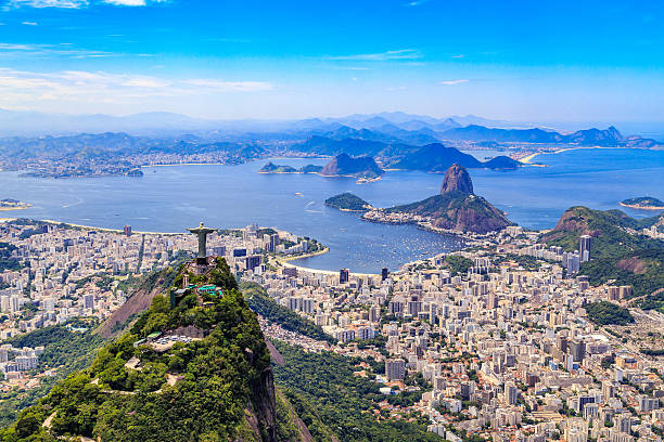 cristo el redentor en rio de janeiro - christ the redeemer rio de janeiro brazil corcovado fotografías e imágenes de stock