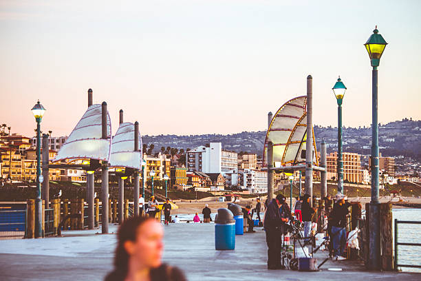 レドンドビーチの夕日をご覧ください。 - redondo beach ストックフォトと画像