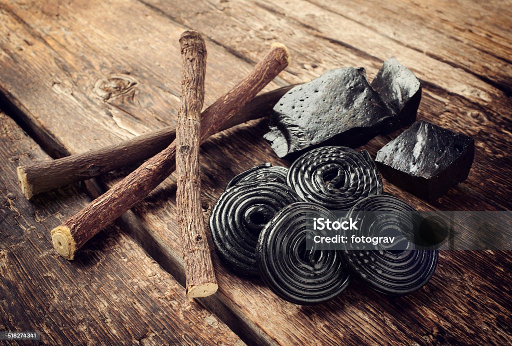 Production steps of licorice, roots, pure blocks and candy. - Royalty-free Drop Stockfoto