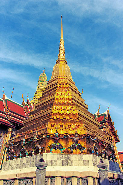 istock Giants sholder chedi vintage 518275997