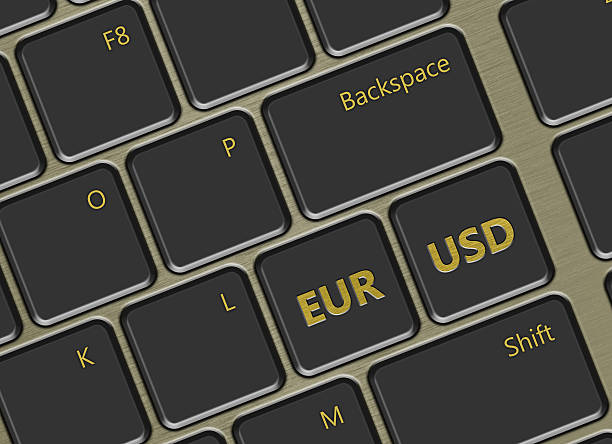 コンピューターのキーボード、ユーロおよび米ドルボタン - euro symbol currency internet computer keyboard ストックフォトと画像