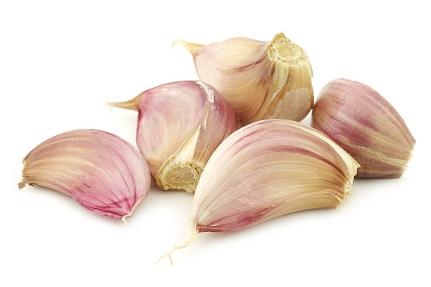 istock bunch of dried garlic cloves 518323830