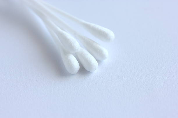 algodão bud - cotton swab q tip healthcare and medicine cotton - fotografias e filmes do acervo