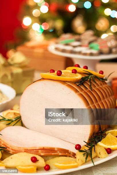 Jamón De Vacaciones Foto de stock y más banco de imágenes de Cena - Cena, Invierno, Pavo - Carne blanca