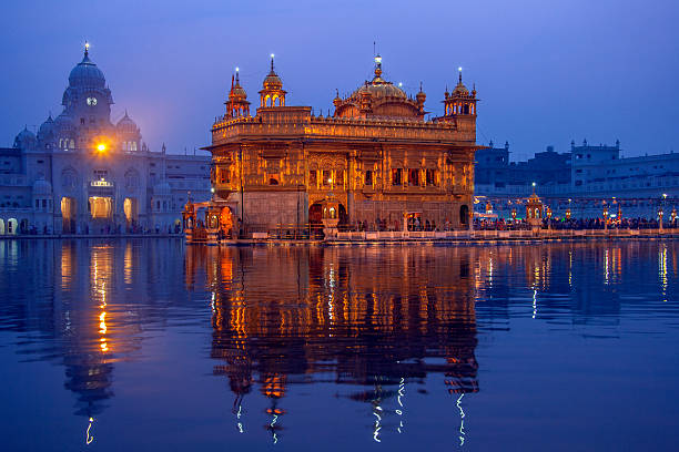 золотой храм, амритсар-pubjab-индия - golden temple стоковые фото и изображения