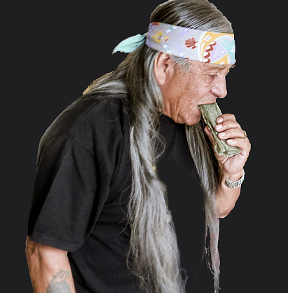 Hopi comer Piki tradicional photo