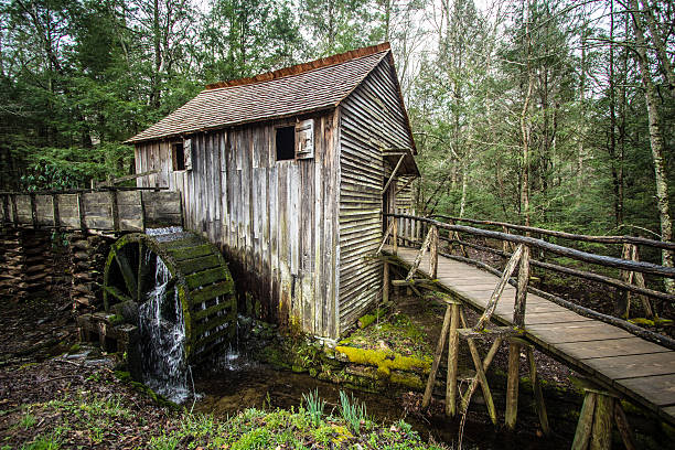 istock Cable Grist Mill In Cades Cove 518387414