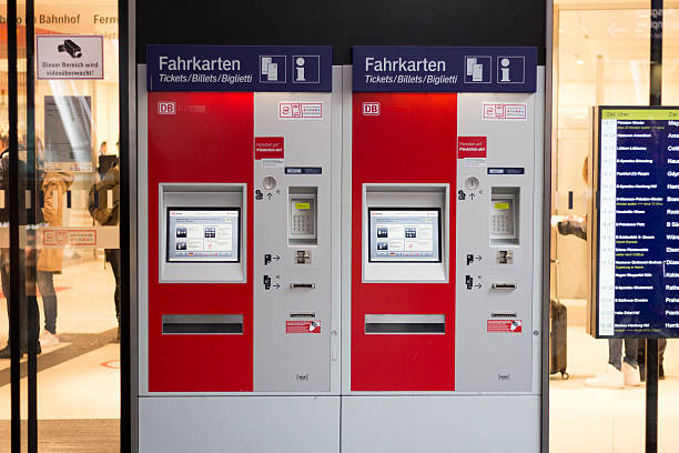 zug ticket-automat der deutschen bahn unternehmen (deu - deutsche bahn stock-fotos und bilder