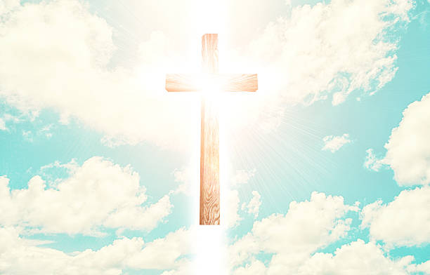 istock Old brown wooden cross 518506370