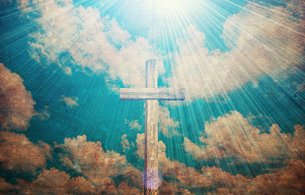 istock Old brown wooden cross 518507142