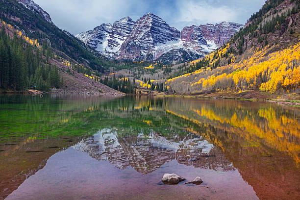 istock Maroon Bells in Autumn 518522063
