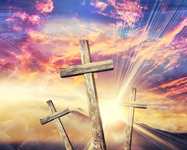 istock Old brown wooden cross 518523654
