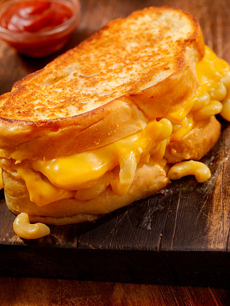 istock Grilled Macaroni and Cheese Sandwich 518526000