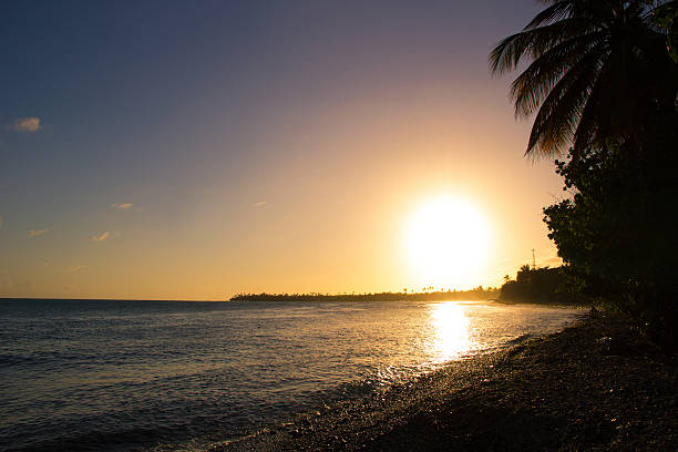 pôr do sol no sudeste de porto rico - puerto de sol imagens e fotografias de stock