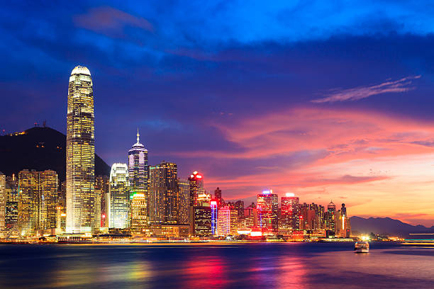 skyline di hong kong di notte, cina - sunset built structure building exterior hong kong foto e immagini stock