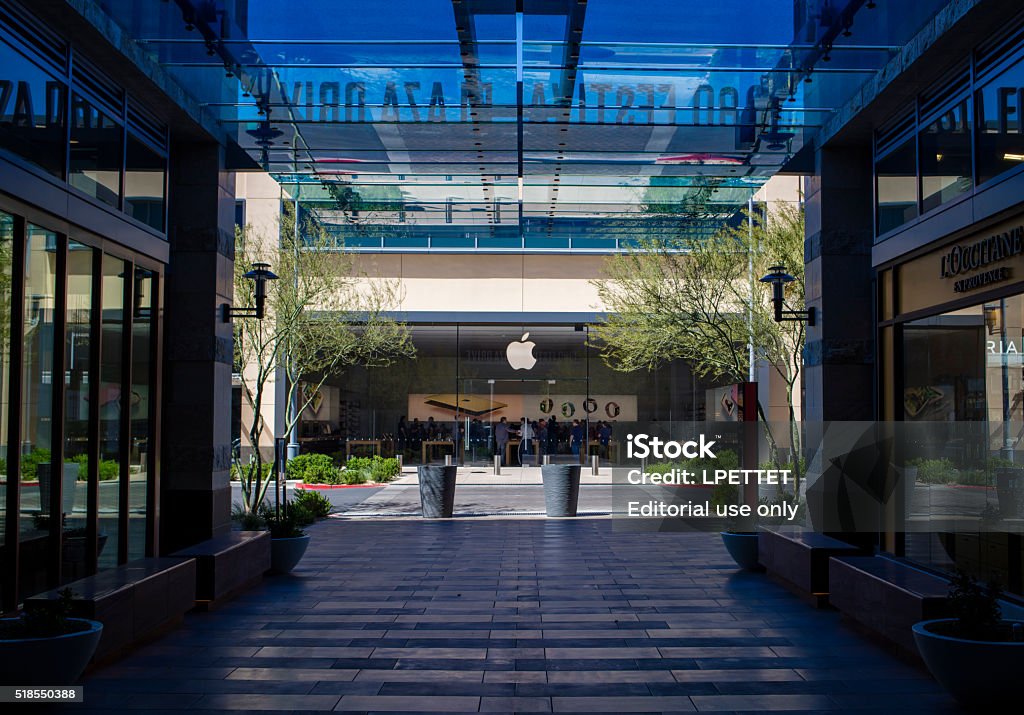 Apple Store In Downtown Summerlin Stock Photo - Download Image Now