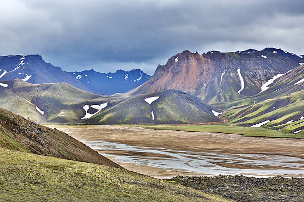 istock mountains of icelandic highlands 518590441