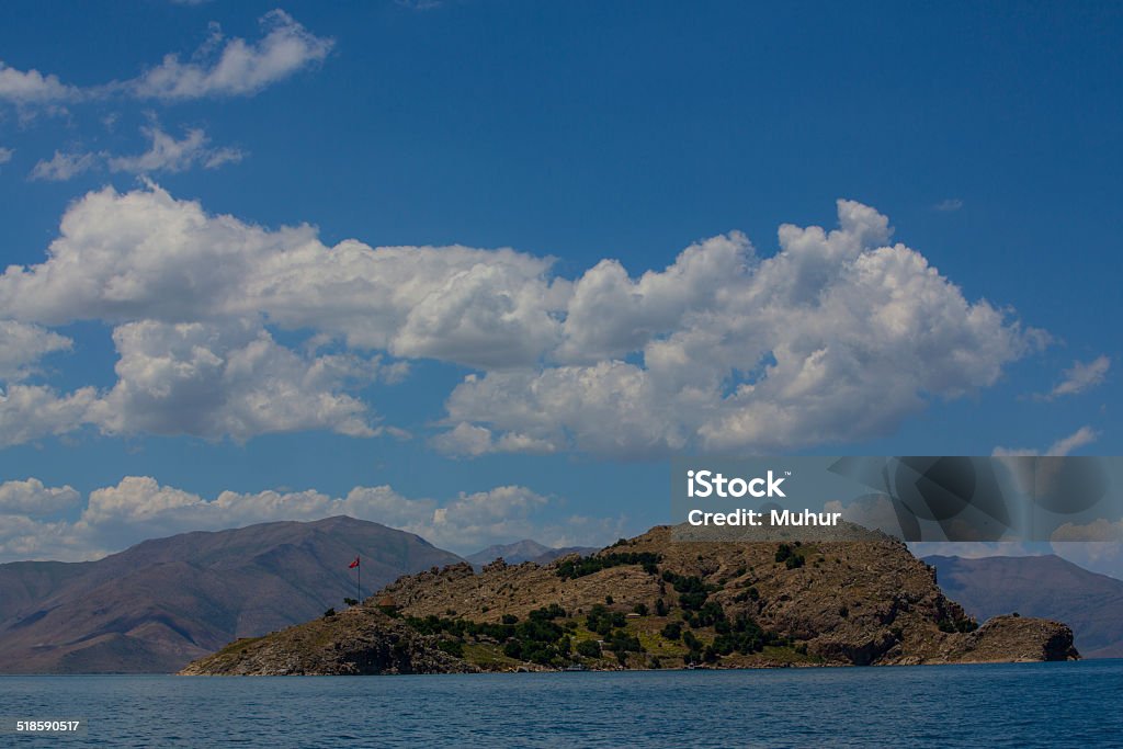 Isla de Akdamar iglesia en Van lago Turquía - Foto de stock de Acantilado libre de derechos