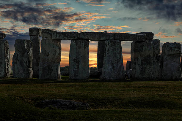 stonehenge przesilenie zimowe - stonehenge ancient civilization religion archaeology zdjęcia i obrazy z banku zdjęć