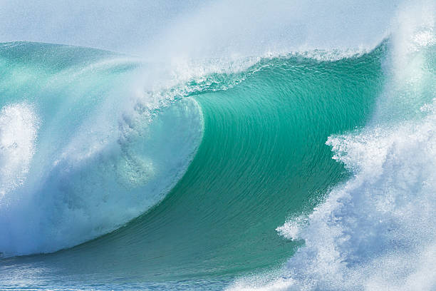 istock Ocean Wave Scenic Color 518593925