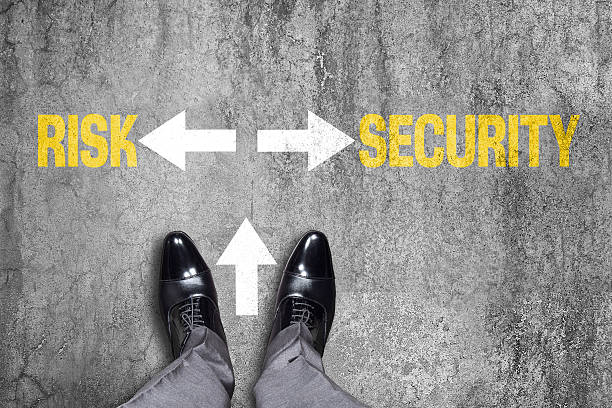 Decision to make at the dirty wall, Risk or Security