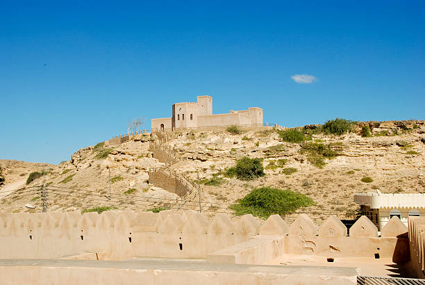 taqa fort-castelo, omã - jalali - fotografias e filmes do acervo