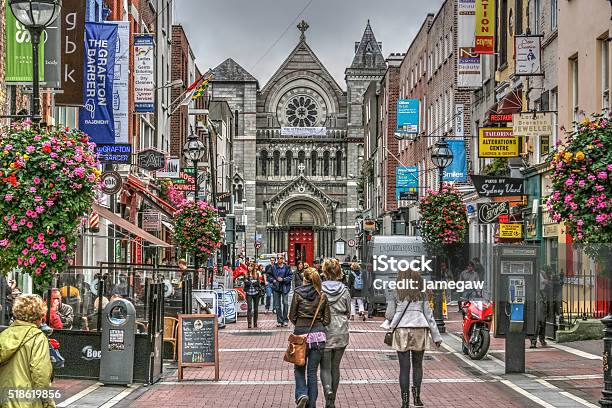 Grafton Straße In Dublin Irland Shopper Stockfoto und mehr Bilder von Dublin - Irland - Dublin - Irland, Grafton Street, Geschäft