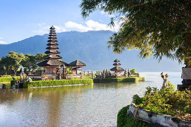 istock Ulun Danu Bratan Temple 518623026